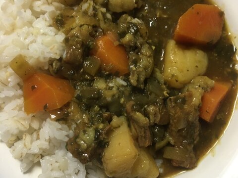 ほうれん草たっぷり 牛すじカレー